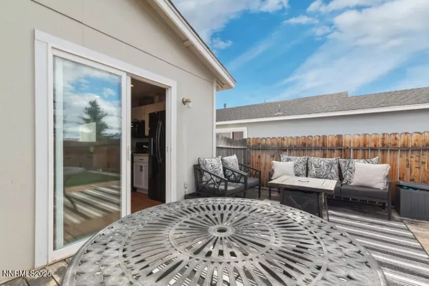7433 Creekland, Reno, Nevada 89506, 2 Bedrooms Bedrooms, ,2 BathroomsBathrooms,Residential,Residential,Creekland,250053525