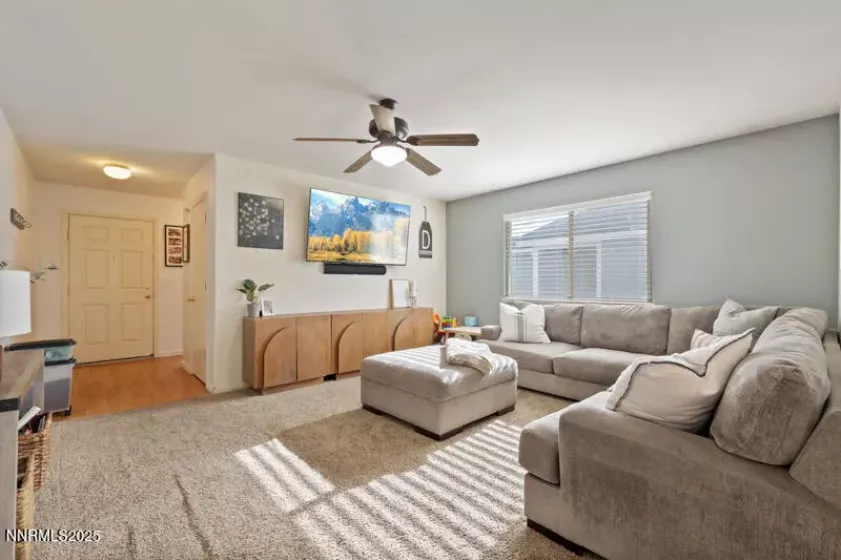 7433 Creekland, Reno, Nevada 89506, 2 Bedrooms Bedrooms, ,2 BathroomsBathrooms,Residential,Residential,Creekland,250053525