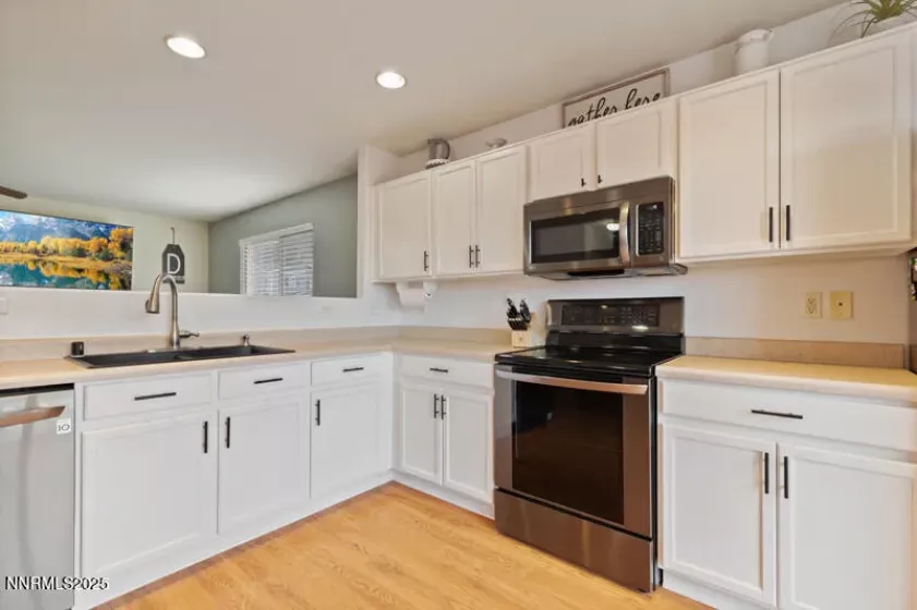 7433 Creekland, Reno, Nevada 89506, 2 Bedrooms Bedrooms, ,2 BathroomsBathrooms,Residential,Residential,Creekland,250053525
