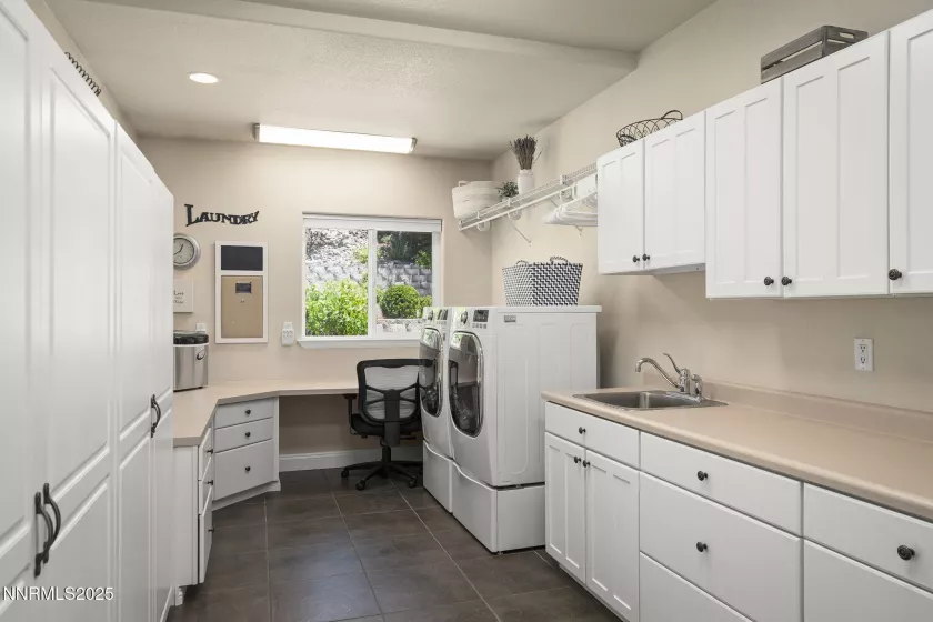 1484 Serendipity, Sparks, Nevada 89436, 5 Bedrooms Bedrooms, ,5 BathroomsBathrooms,Residential,Residential,Serendipity,250053524