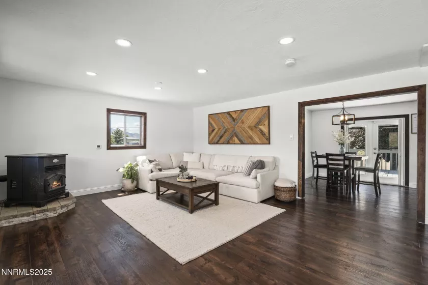11015 Heartpine, Reno, Nevada 89506, 3 Bedrooms Bedrooms, ,2 BathroomsBathrooms,Residential,Residential,Heartpine,250053532