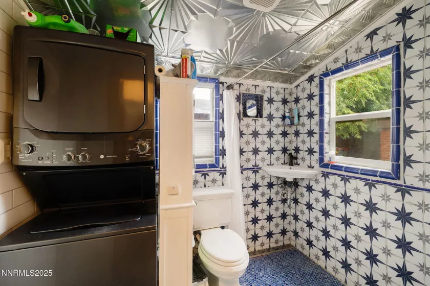 800 Center, Reno, Nevada 89501, 2 Bedrooms Bedrooms, ,2 BathroomsBathrooms,Residential,Residential,Center,250053536