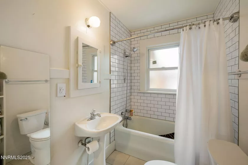 800 Center, Reno, Nevada 89501, 2 Bedrooms Bedrooms, ,2 BathroomsBathrooms,Residential,Residential,Center,250053536