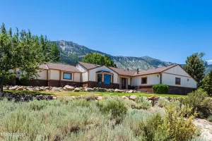 1004 Lakeside, Gardnerville, Nevada 89460, 3 Bedrooms Bedrooms, ,3 BathroomsBathrooms,Residential,Residential,Lakeside,250053544