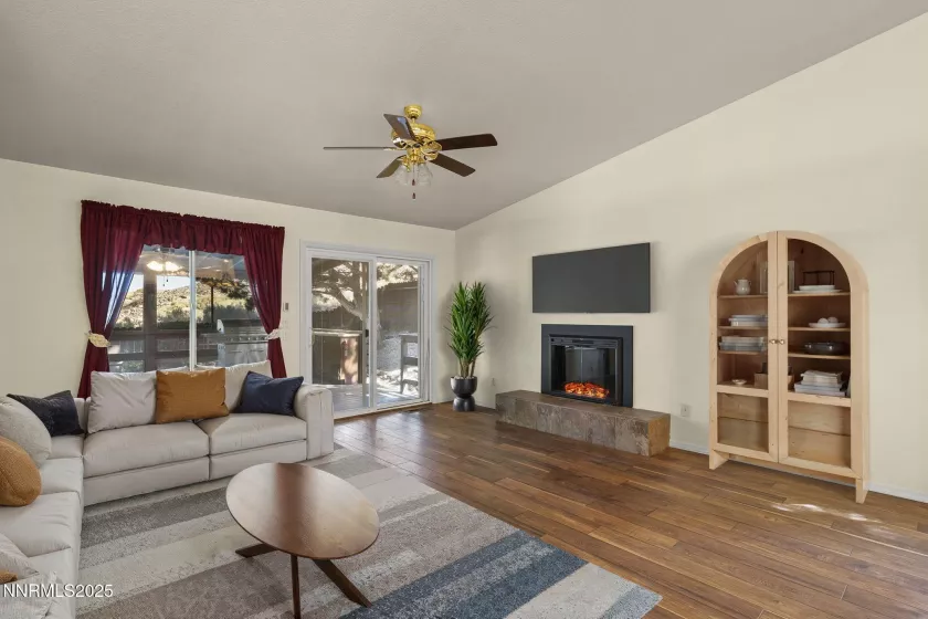 4663 Goodwin, Sparks, Nevada 89436, 3 Bedrooms Bedrooms, ,2 BathroomsBathrooms,Residential,Residential,Goodwin,250053549