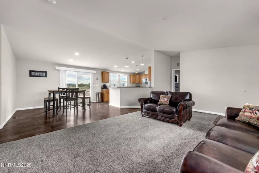 33 Cliff Banks, Lovelock, Nevada 89419, 3 Bedrooms Bedrooms, ,2 BathroomsBathrooms,Residential,Residential,Cliff Banks,250053558