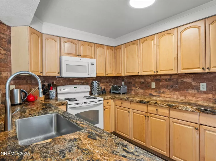 11165 White Sage, Reno, Nevada 89506, 3 Bedrooms Bedrooms, ,2 BathroomsBathrooms,Residential,Residential,White Sage,250053567