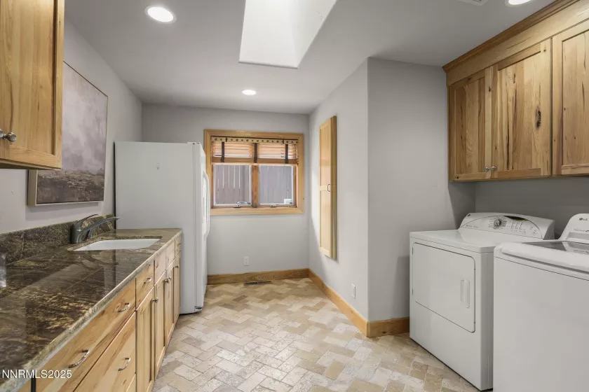 2270 Applewood, Reno, Nevada 89509, 4 Bedrooms Bedrooms, ,5 BathroomsBathrooms,Residential,Residential,Applewood,250053573