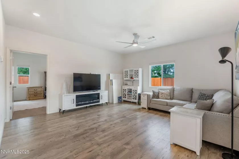 2605 Emerson, Fernley, Nevada 89408, 4 Bedrooms Bedrooms, ,2 BathroomsBathrooms,Residential,Residential,Emerson,250053575