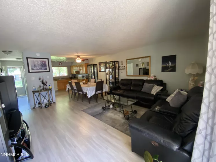 165 Smithridge, Reno, Nevada 89502, 2 Bedrooms Bedrooms, ,2 BathroomsBathrooms,Residential,Residential,Smithridge,250053578