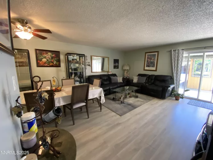 165 Smithridge, Reno, Nevada 89502, 2 Bedrooms Bedrooms, ,2 BathroomsBathrooms,Residential,Residential,Smithridge,250053578