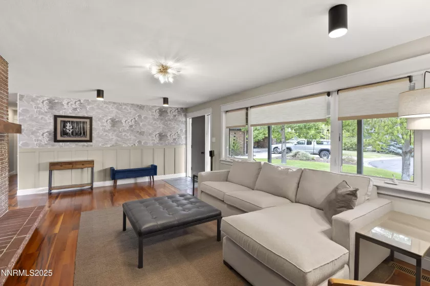 1530 Romero, Reno, Nevada 89509, 3 Bedrooms Bedrooms, ,2 BathroomsBathrooms,Residential,Residential,Romero,250053590