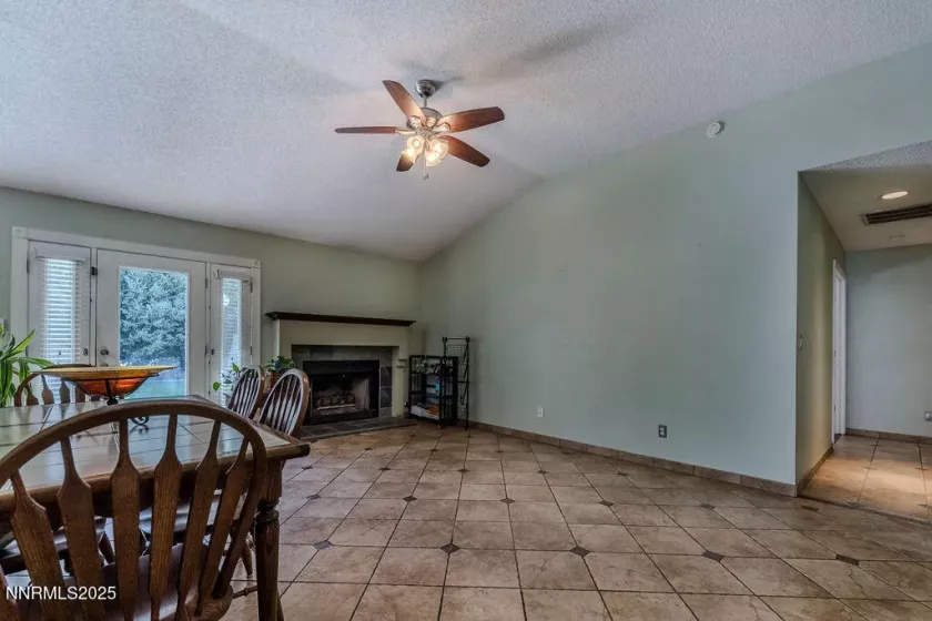 5276 Santa Rosa, Sparks, Nevada 89436, 4 Bedrooms Bedrooms, ,2 BathroomsBathrooms,Residential,Residential,Santa Rosa,250053591