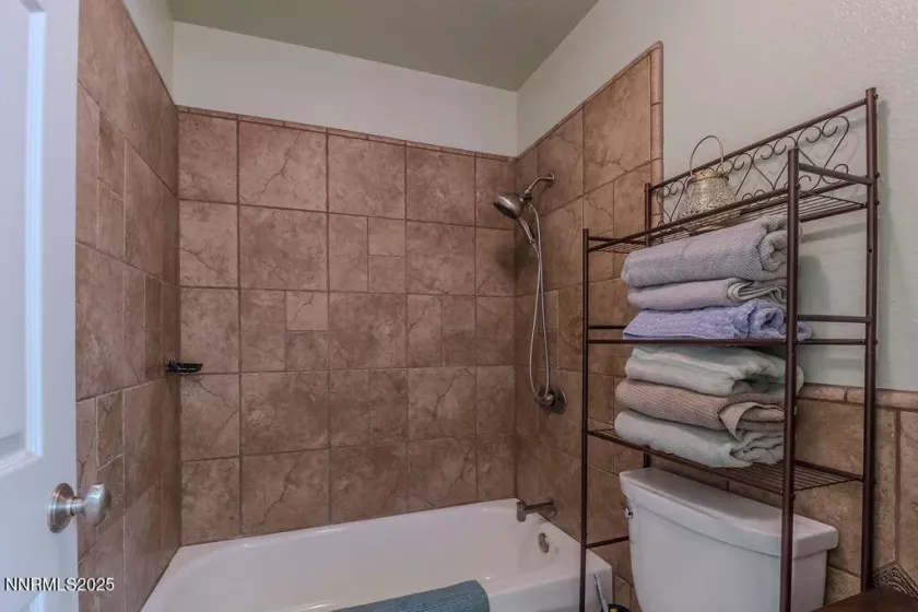 5276 Santa Rosa, Sparks, Nevada 89436, 4 Bedrooms Bedrooms, ,2 BathroomsBathrooms,Residential,Residential,Santa Rosa,250053591