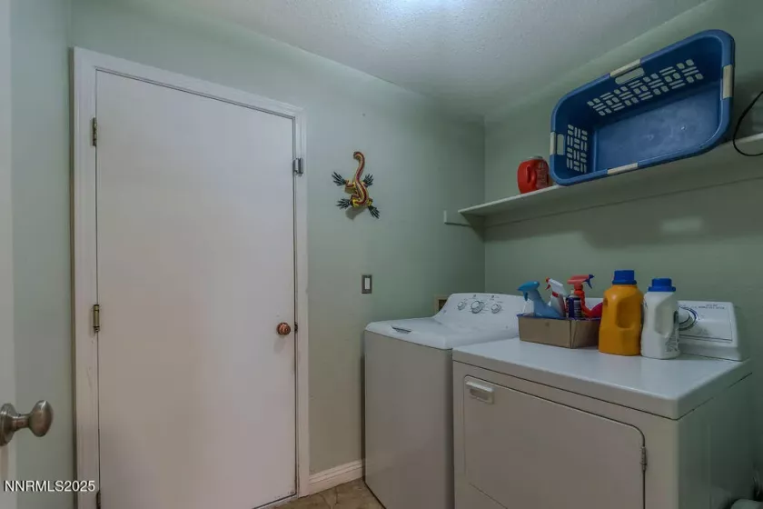 5276 Santa Rosa, Sparks, Nevada 89436, 4 Bedrooms Bedrooms, ,2 BathroomsBathrooms,Residential,Residential,Santa Rosa,250053591