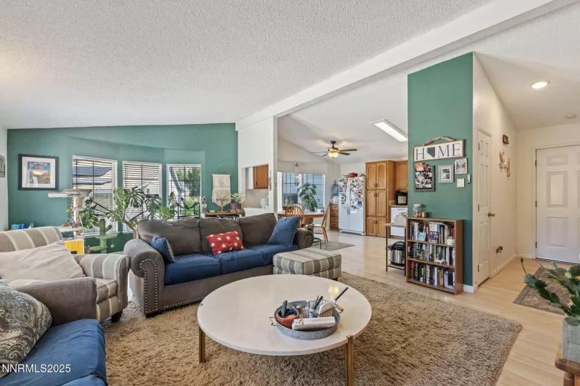 269 Rue De La Fauve, Sparks, Nevada 89434, 3 Bedrooms Bedrooms, ,2 BathroomsBathrooms,Residential,Residential,Rue De La Fauve,250053596