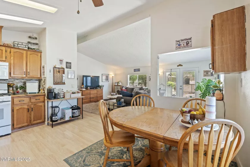269 Rue De La Fauve, Sparks, Nevada 89434, 3 Bedrooms Bedrooms, ,2 BathroomsBathrooms,Residential,Residential,Rue De La Fauve,250053596