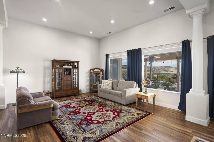 4541 Silian, Sparks, Nevada 89436, 5 Bedrooms Bedrooms, ,3 BathroomsBathrooms,Residential,Residential,Silian,250053597