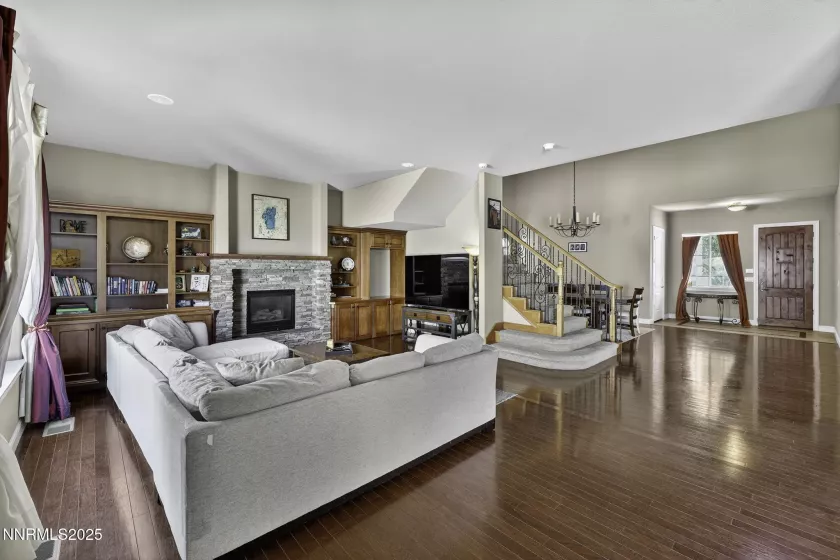 1744 Cloud Peak, Sparks, Nevada 89436, 3 Bedrooms Bedrooms, ,3 BathroomsBathrooms,Residential,Residential,Cloud Peak,250053599