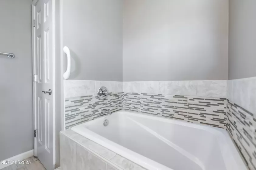 995 Lasso, Fernley, Nevada 89408, 3 Bedrooms Bedrooms, ,2 BathroomsBathrooms,Residential,Residential,Lasso,250053600