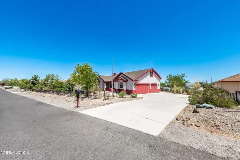 995 Lasso, Fernley, Nevada 89408, 3 Bedrooms Bedrooms, ,2 BathroomsBathrooms,Residential,Residential,Lasso,250053600