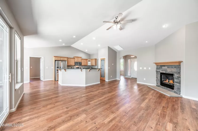 995 Lasso, Fernley, Nevada 89408, 3 Bedrooms Bedrooms, ,2 BathroomsBathrooms,Residential,Residential,Lasso,250053600