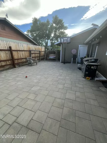 743 Lyell, Gardnerville, Nevada 89460, 3 Bedrooms Bedrooms, ,2 BathroomsBathrooms,Residential,Residential,Lyell,250053601