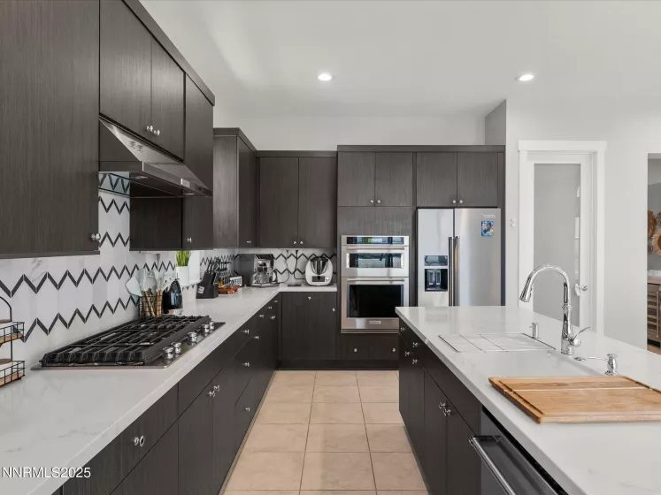 724 Marewood, Reno, Nevada 89511, 5 Bedrooms Bedrooms, ,6 BathroomsBathrooms,Residential,Residential,Marewood,250053613