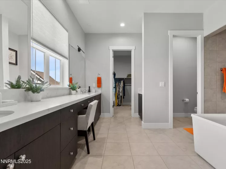 724 Marewood, Reno, Nevada 89511, 5 Bedrooms Bedrooms, ,6 BathroomsBathrooms,Residential,Residential,Marewood,250053613
