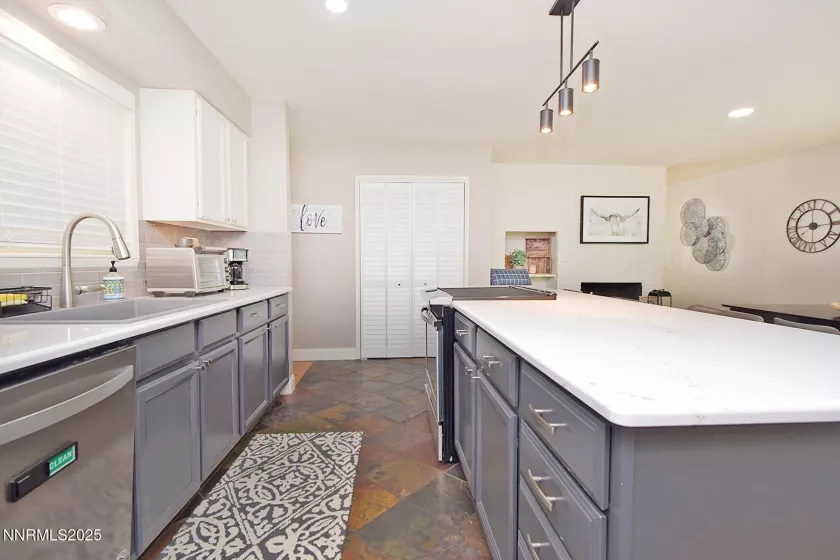 1030 Golconda, Reno, Nevada 89509, 3 Bedrooms Bedrooms, ,2 BathroomsBathrooms,Residential,Residential,Golconda,250053624