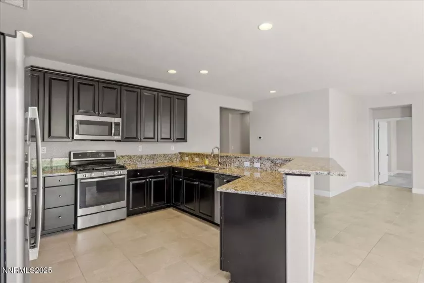 10571 Circle Oaks, Reno, Nevada 89521, 4 Bedrooms Bedrooms, ,3 BathroomsBathrooms,Residential,Residential,Circle Oaks,250053628