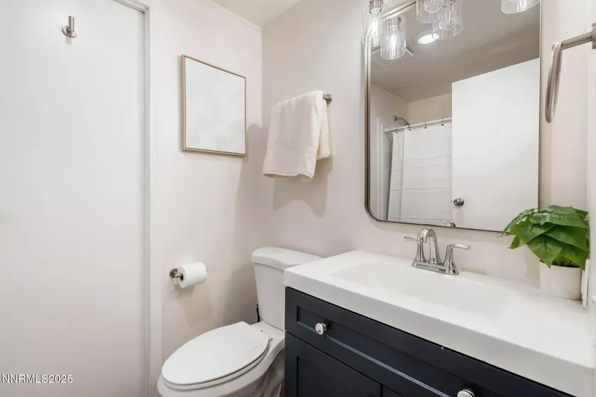 4970 Newport, Reno, Nevada 89506, 3 Bedrooms Bedrooms, ,2 BathroomsBathrooms,Residential,Residential,Newport,250053632