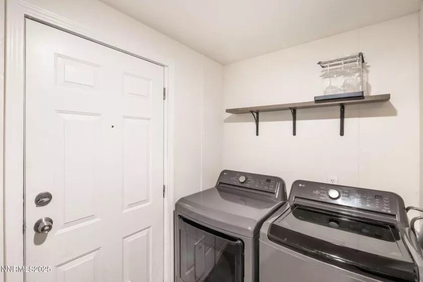 4970 Newport, Reno, Nevada 89506, 3 Bedrooms Bedrooms, ,2 BathroomsBathrooms,Residential,Residential,Newport,250053632