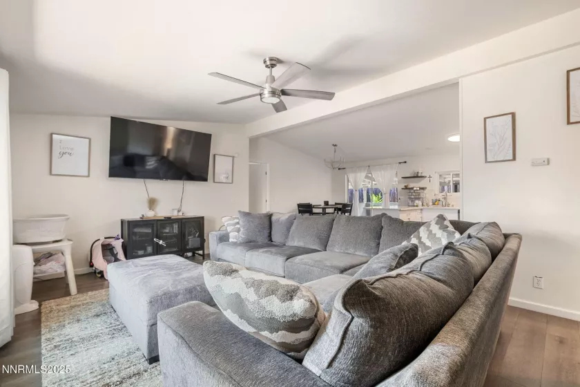 4970 Newport, Reno, Nevada 89506, 3 Bedrooms Bedrooms, ,2 BathroomsBathrooms,Residential,Residential,Newport,250053632