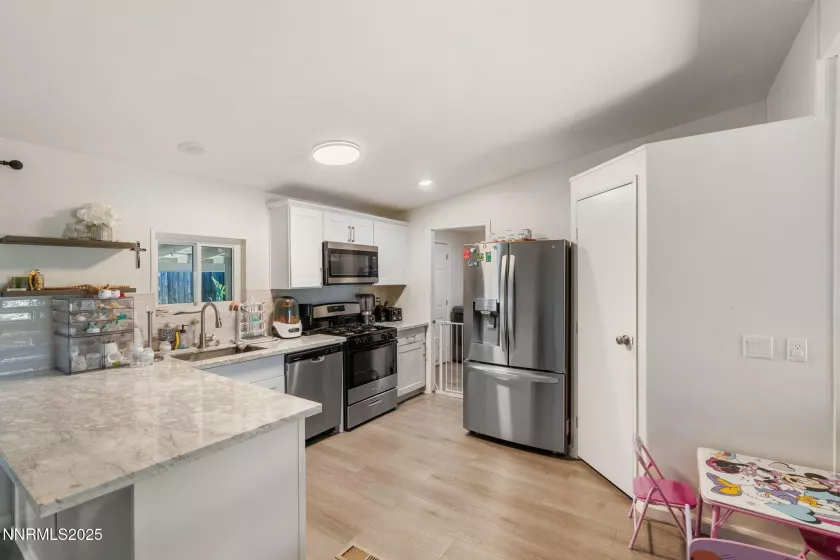 4970 Newport, Reno, Nevada 89506, 3 Bedrooms Bedrooms, ,2 BathroomsBathrooms,Residential,Residential,Newport,250053632
