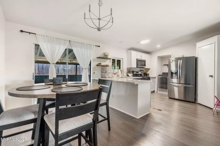 4970 Newport, Reno, Nevada 89506, 3 Bedrooms Bedrooms, ,2 BathroomsBathrooms,Residential,Residential,Newport,250053632