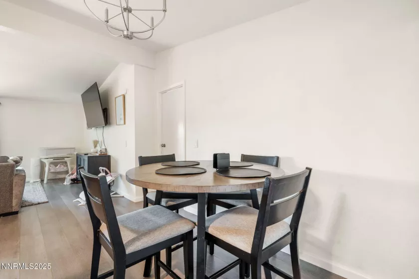 4970 Newport, Reno, Nevada 89506, 3 Bedrooms Bedrooms, ,2 BathroomsBathrooms,Residential,Residential,Newport,250053632