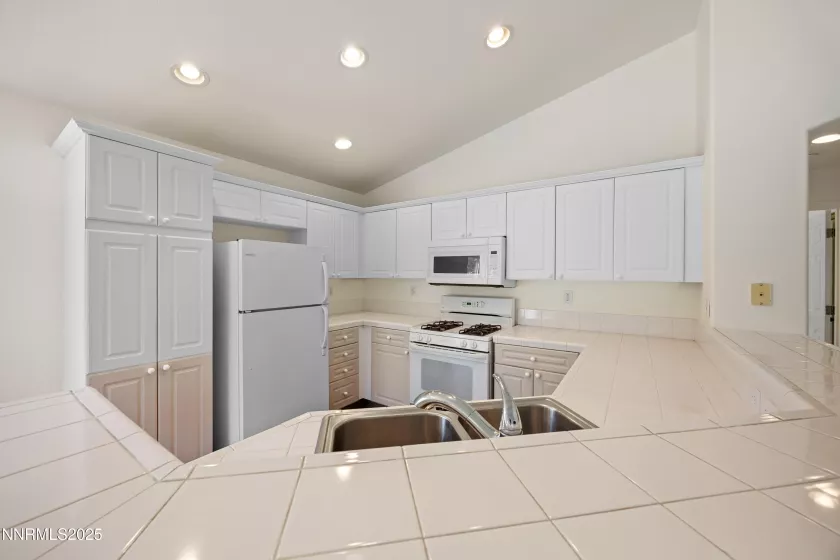 7706 Cerritos, Sparks, Nevada 89436, 2 Bedrooms Bedrooms, ,2 BathroomsBathrooms,Residential,Residential,Cerritos,250053633