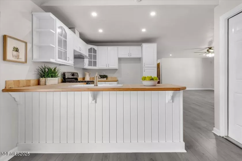 4400 Sierra Madre, Reno, Nevada 89502, 3 Bedrooms Bedrooms, ,2 BathroomsBathrooms,Residential,Residential,Sierra Madre,250053634