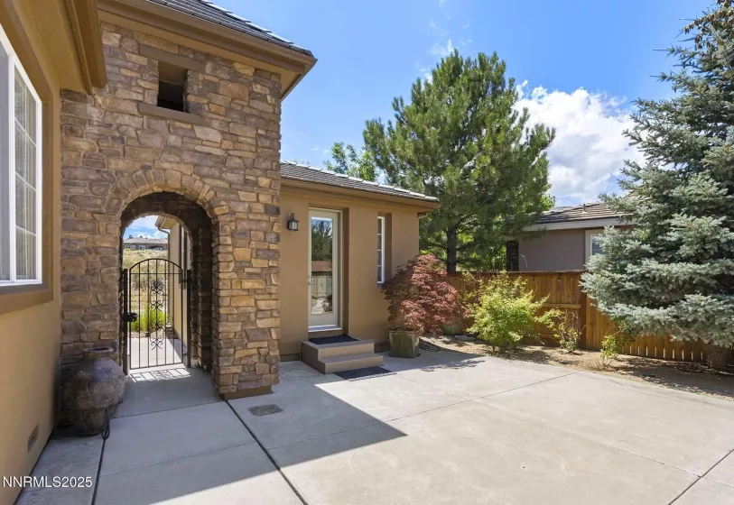 10142 Vía Como, Reno, Nevada 89511, 4 Bedrooms Bedrooms, ,5 BathroomsBathrooms,Residential,Residential,Vía Como,250053636