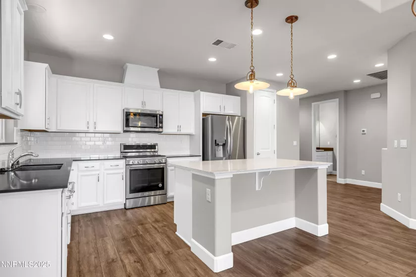 6579 Angels Orchard, Sparks, Nevada 89436, 4 Bedrooms Bedrooms, ,2 BathroomsBathrooms,Residential,Residential,Angels Orchard,250053638