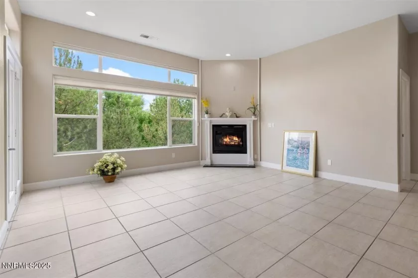 LIVING ROOM WITH GAS FIREPLACE