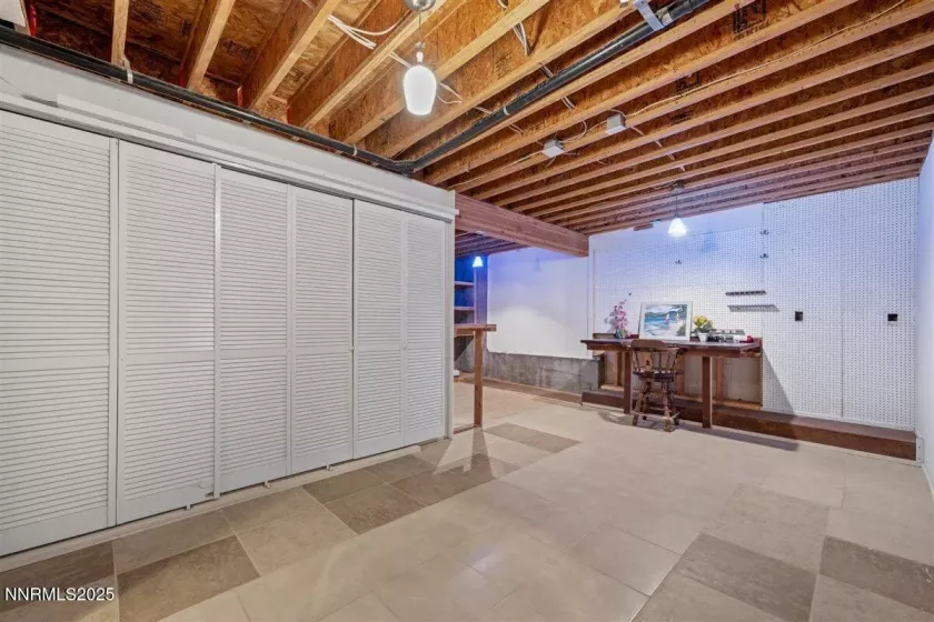 LARGE ART- HOBBY ROOM / GYM. LOTS OF STORAGE