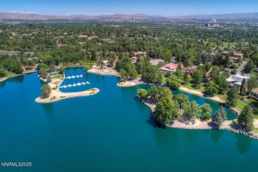 BEAUTIFUL PRIVATE LAKE STANLEY
