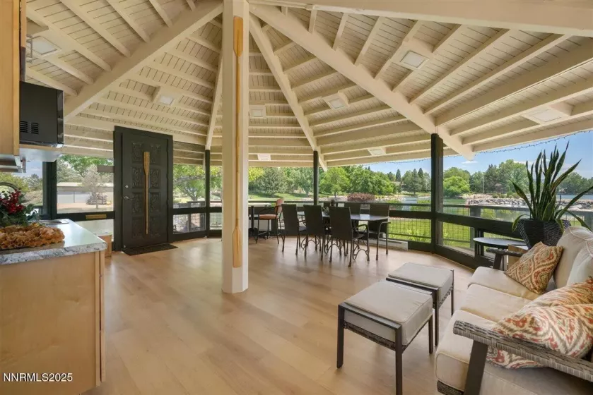 CLUBHOUSE