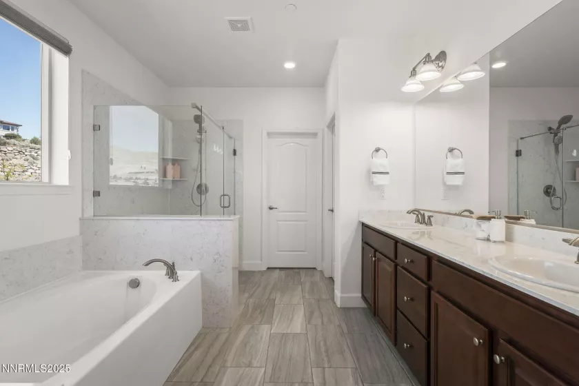 1690 Verdi Vista, Reno, Nevada 89523, 3 Bedrooms Bedrooms, ,3 BathroomsBathrooms,Residential,Residential,Verdi Vista,250053643