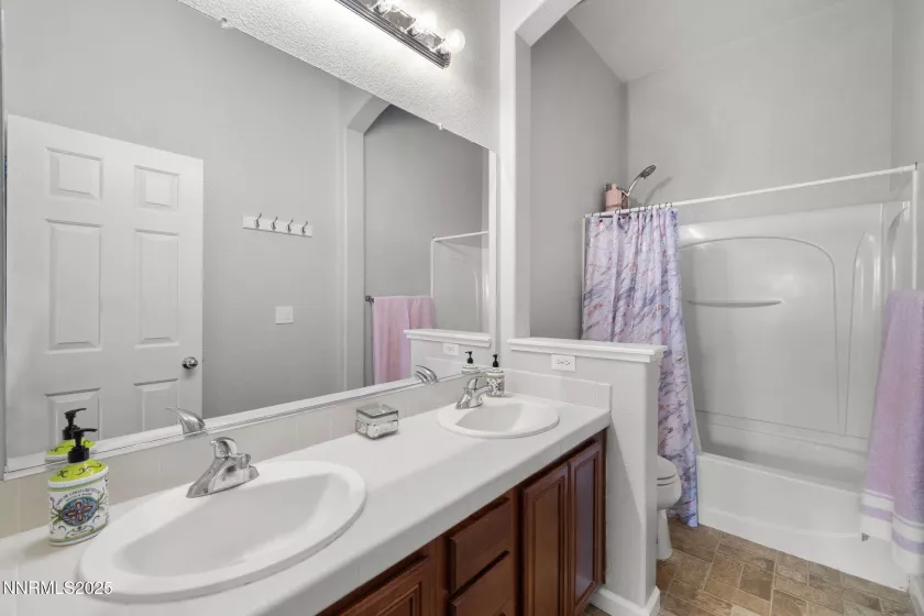 17960 Blake, Reno, Nevada 89508, 4 Bedrooms Bedrooms, ,2 BathroomsBathrooms,Residential,Residential,Blake,250053645