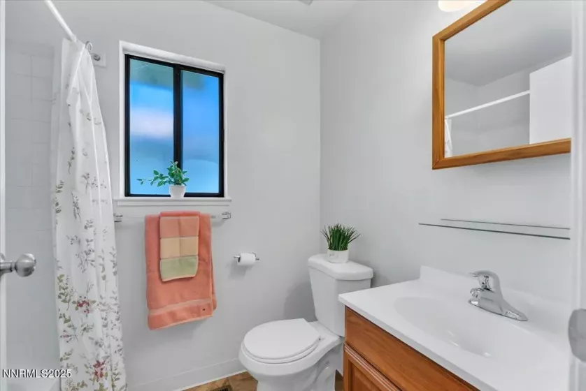 1161 Rayburn, Reno, Nevada 89503, 3 Bedrooms Bedrooms, ,2 BathroomsBathrooms,Residential,Residential,Rayburn,250053644