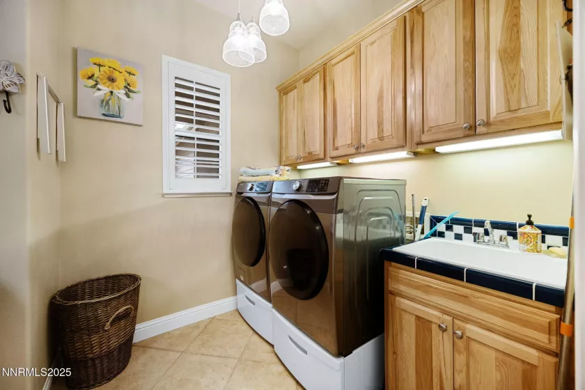 180 Shady Valley, Spanish Springs, Nevada 89441, 4 Bedrooms Bedrooms, ,3 BathroomsBathrooms,Residential,Residential,Shady Valley,250053646