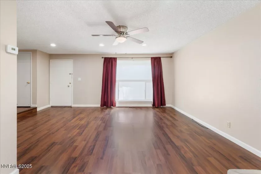 850 Woodberry, Sparks, Nevada 89434, 3 Bedrooms Bedrooms, ,2 BathroomsBathrooms,Residential,Residential,Woodberry,250053647